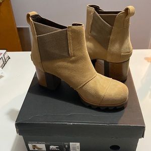 BNIB Sorel Addington Chelsea  boots